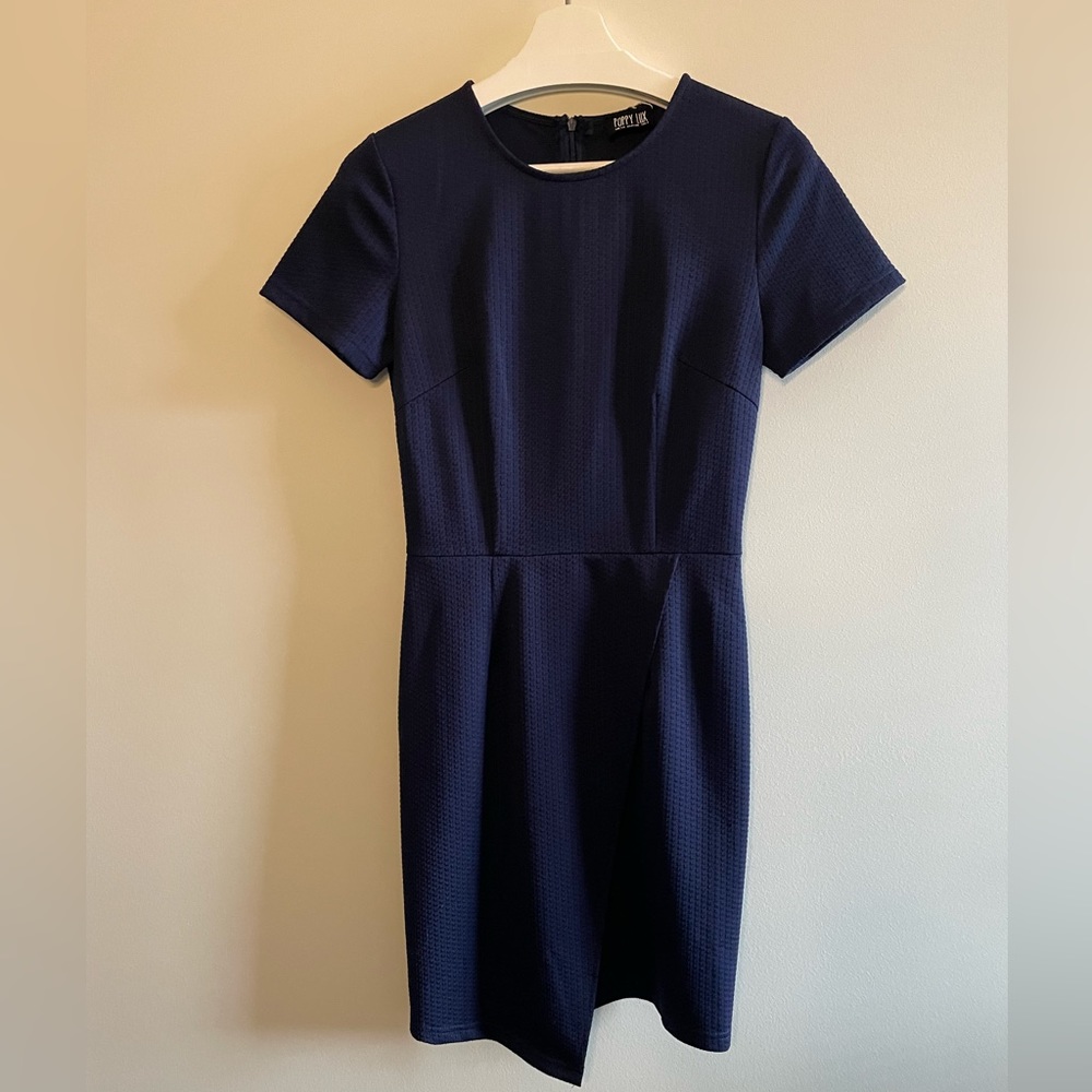 NWT. Poppy Lux Navy Blue Shift Dress. Sz 4
